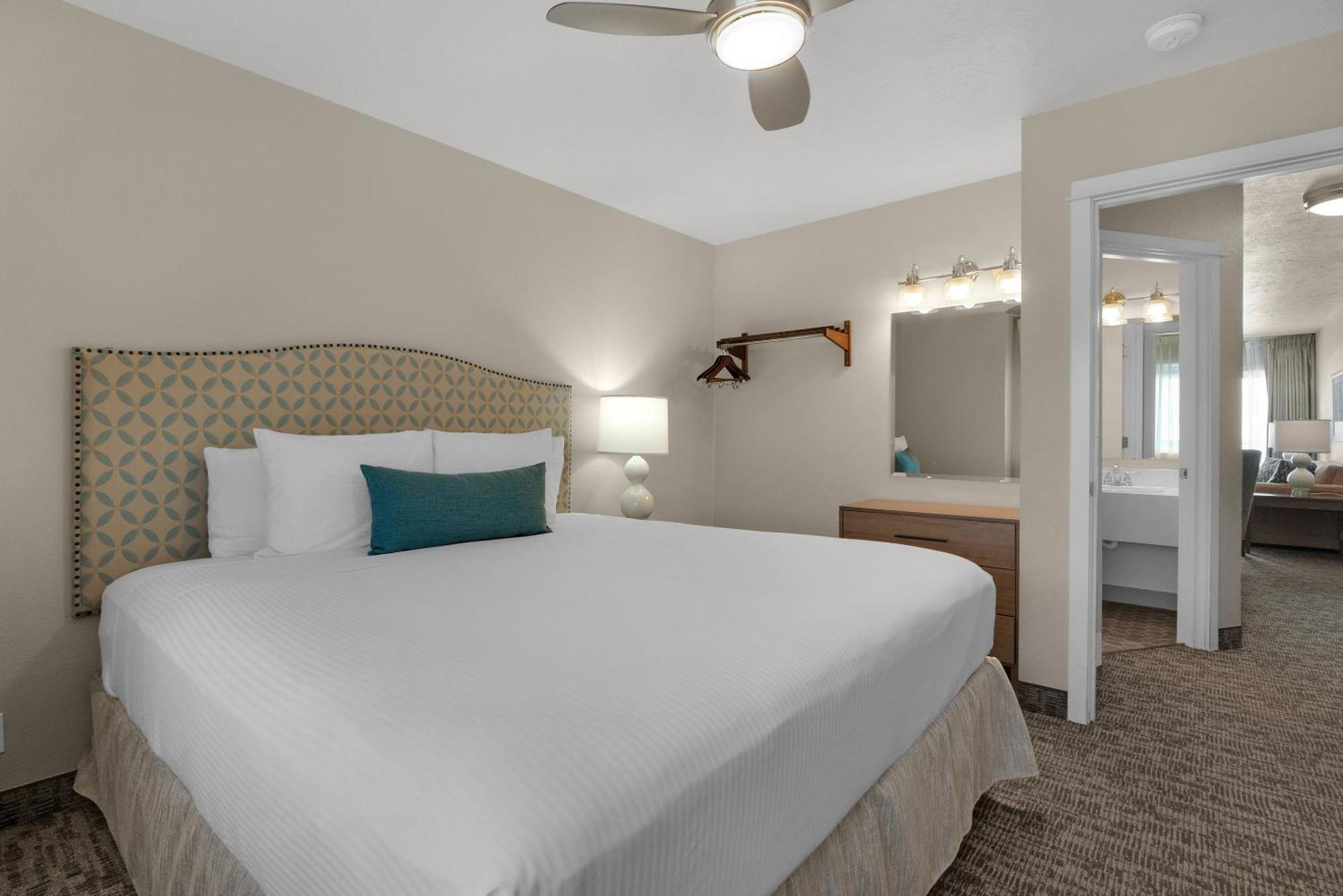 Pelican Shores Inn ลินคอล์น ซิตี้ ภายนอก รูปภาพ